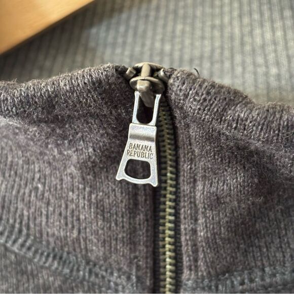 Banana Republic Gray Zip Up Sweater men’s small 1/4 zip - Picture 3 of 5